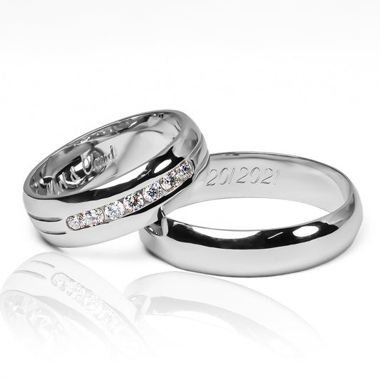 Argollas de matrimonio Carré Classic, fabricados en oro 18k por Joyería Caracas, vienen con un certificado de calidad y garantía para toda la vida.