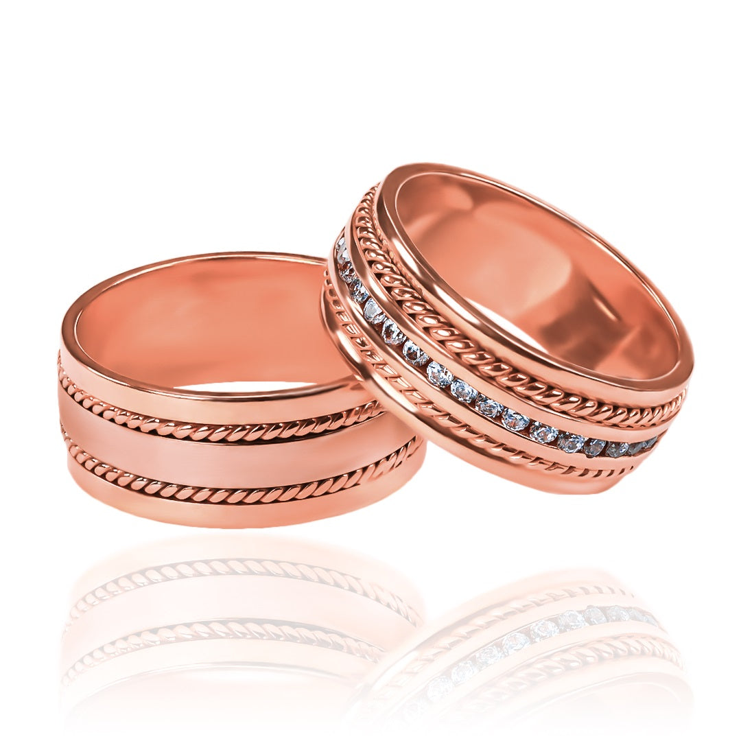 Argollas de matrimonio castle love, elaboradas en oro 18k de Joyería Caracas, cada uno viene con un certificado de calidad y garantía de por vida.