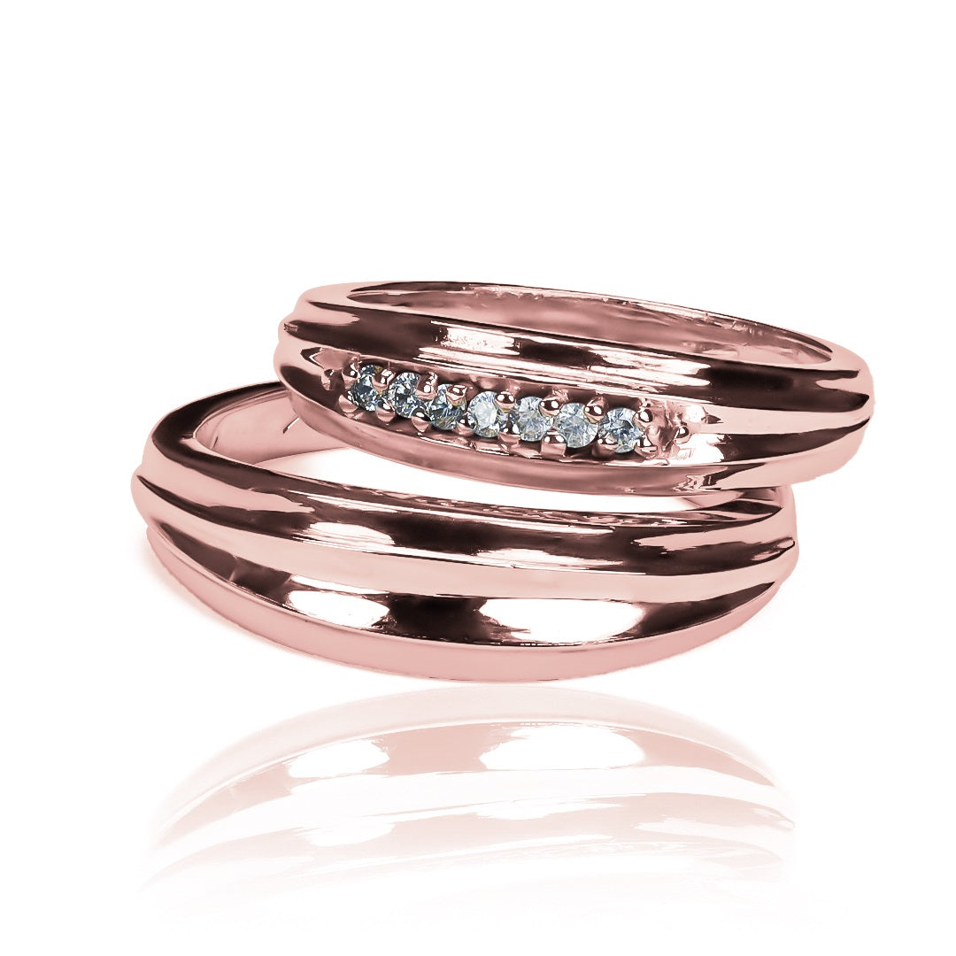 Argollas de matrimonio Chinas Lovers, fabricadas en oro 18k por Joyería Caracas, cada argolla viene con un certificado de calidad que asegura su autenticidad.