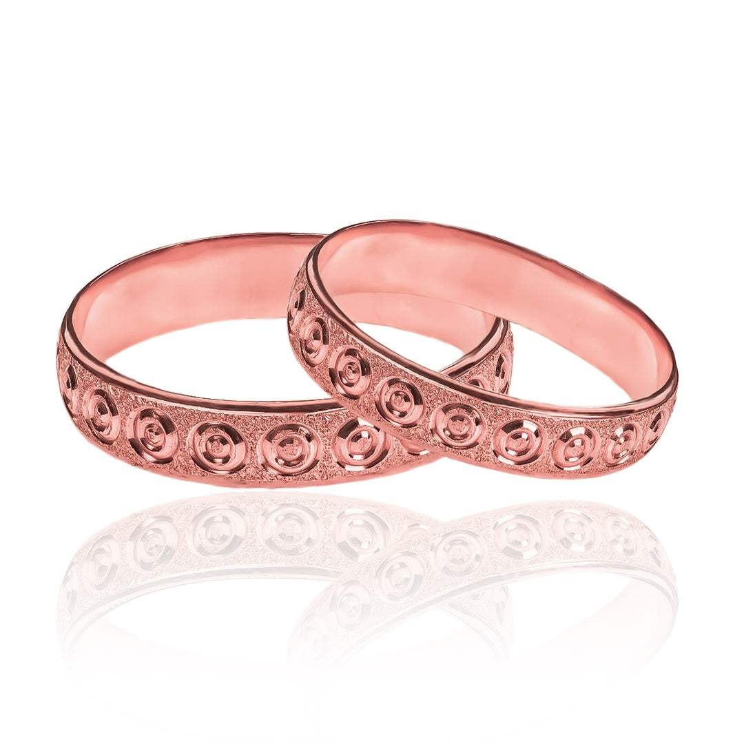 Argollas de matrimonio Cirkú, elaboradas en oro 18k por Joyería Caracas, cada argolla viene acompañada de un certificado de calidad y garantía para toda la vida.