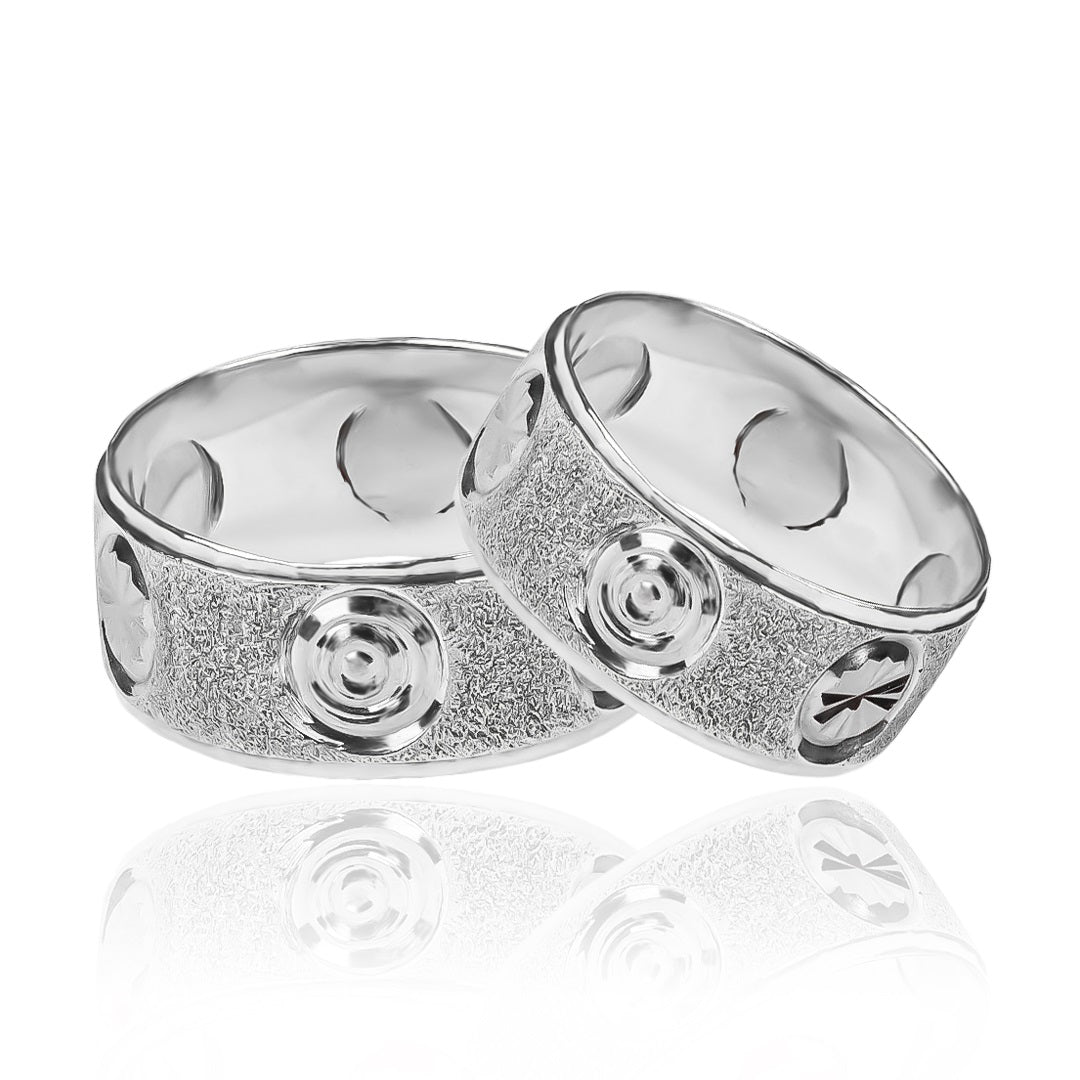 Argollas de matrimonio Crazy Love 3 Oros, fabricadas en oro 18k por Joyería Caracas, cada argolla cuenta con un certificado de calidad y garantía de por vida.