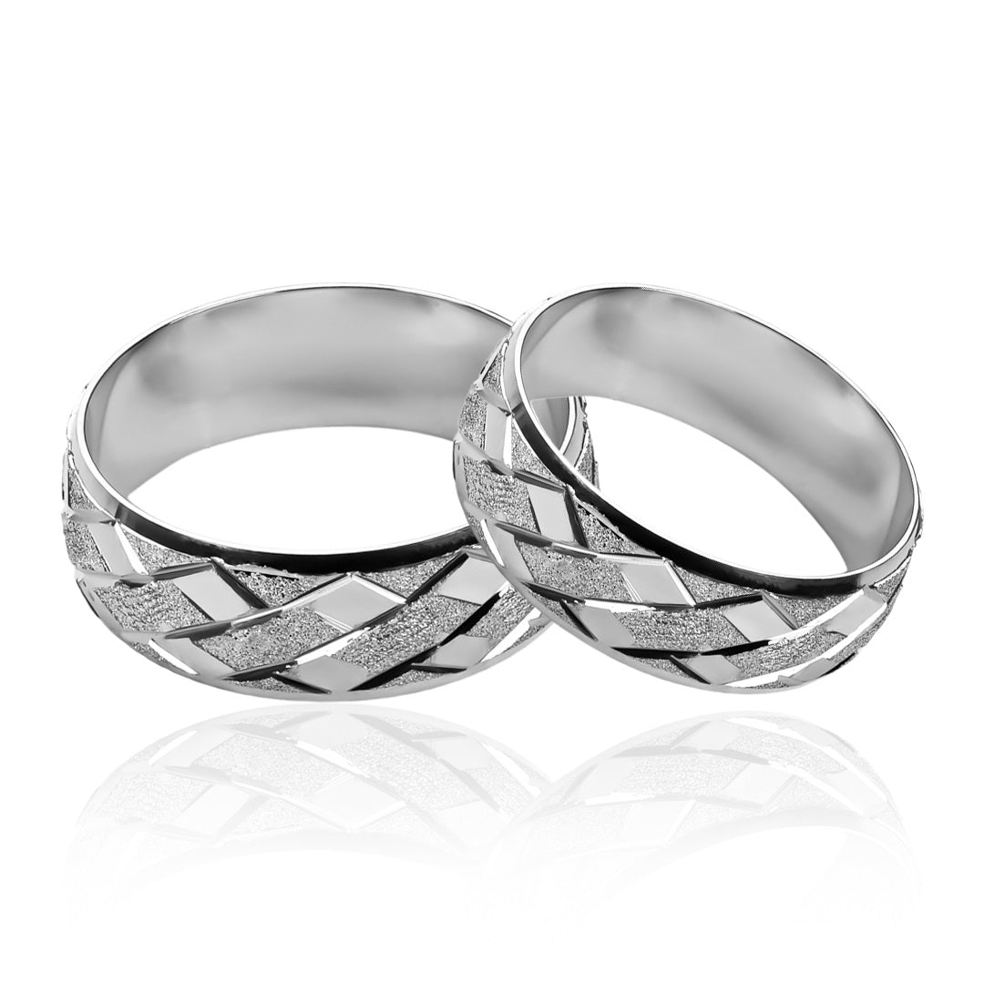 Argollas de matrimonio dijämant, elaboradas en oro de 18 quilates, cuenta con certificado de calidad y garantía de por vida.