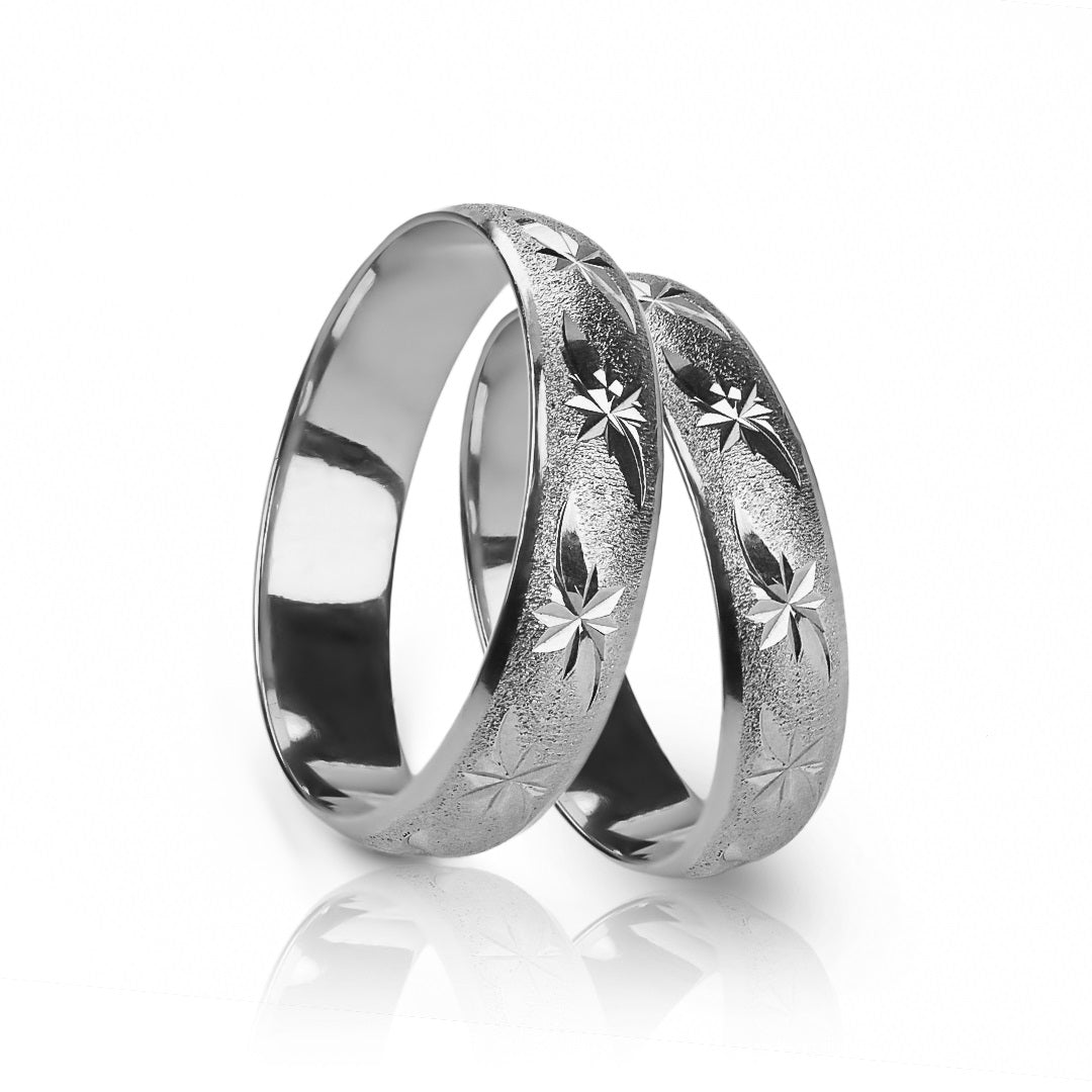 Argollas de matrimonio EseStar, elaboradas en oro 18k por Joyería Caracas, cuentan con un certificado de calidad y garantía de por vida.