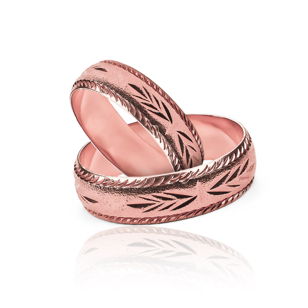 Argollas de matrimonio Espiga Recta, elaboradas en oro 18k por Joyería Caracas, cuenta con certificado de calidad y garantía de por vida.