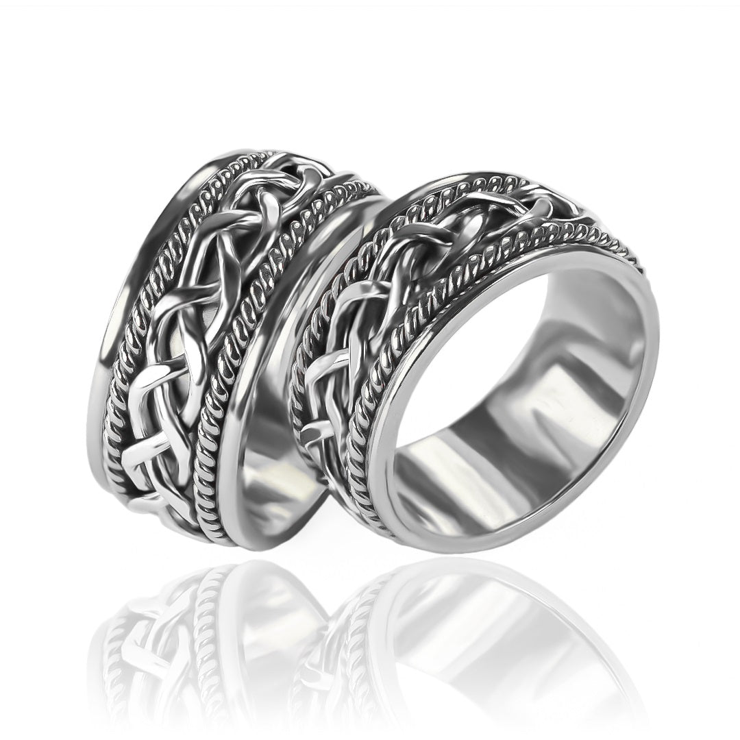 Argollas de matrimonio Flette Love, elaboradas en oro 18k de Joyería Caracas, vienen con un certificado de calidad y garantía de por vida.