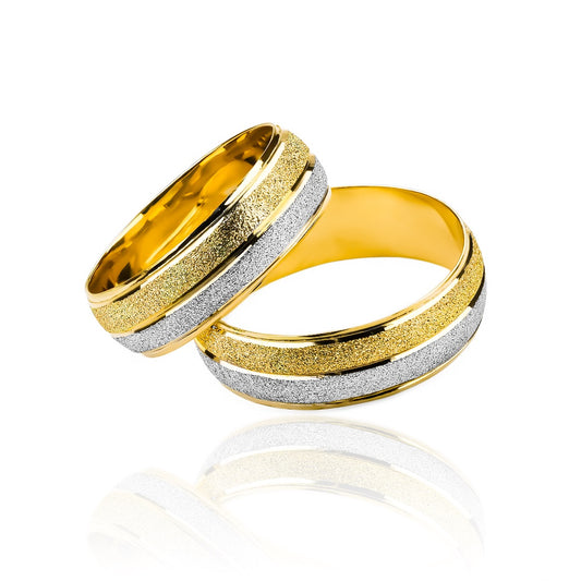 Argollas de matrimonio Jlo, elaboradas en oro 18k por Joyería Caracas, cuentan con un certificado de calidad y garantía de por vida.