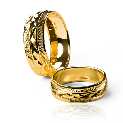 Argollas de matrimonio Joker, elaboradas en oro 18k por Joyería Caracas, cuentan con un certificado de calidad y garantía para toda la vida.