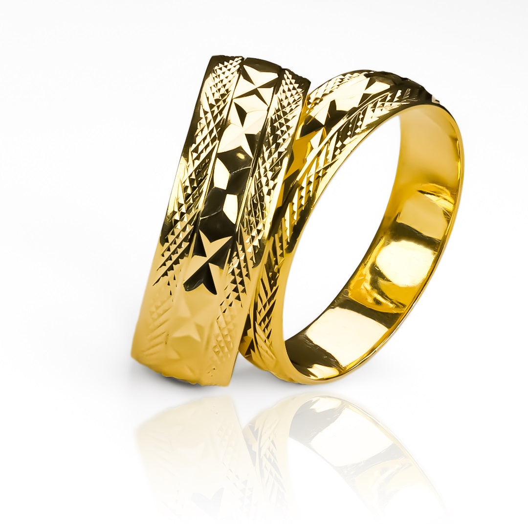 Argollas de matrimonio Joker L, elaboradas en oro 18k, cada argolla viene con un certificado de calidad y garantía para toda la vida.