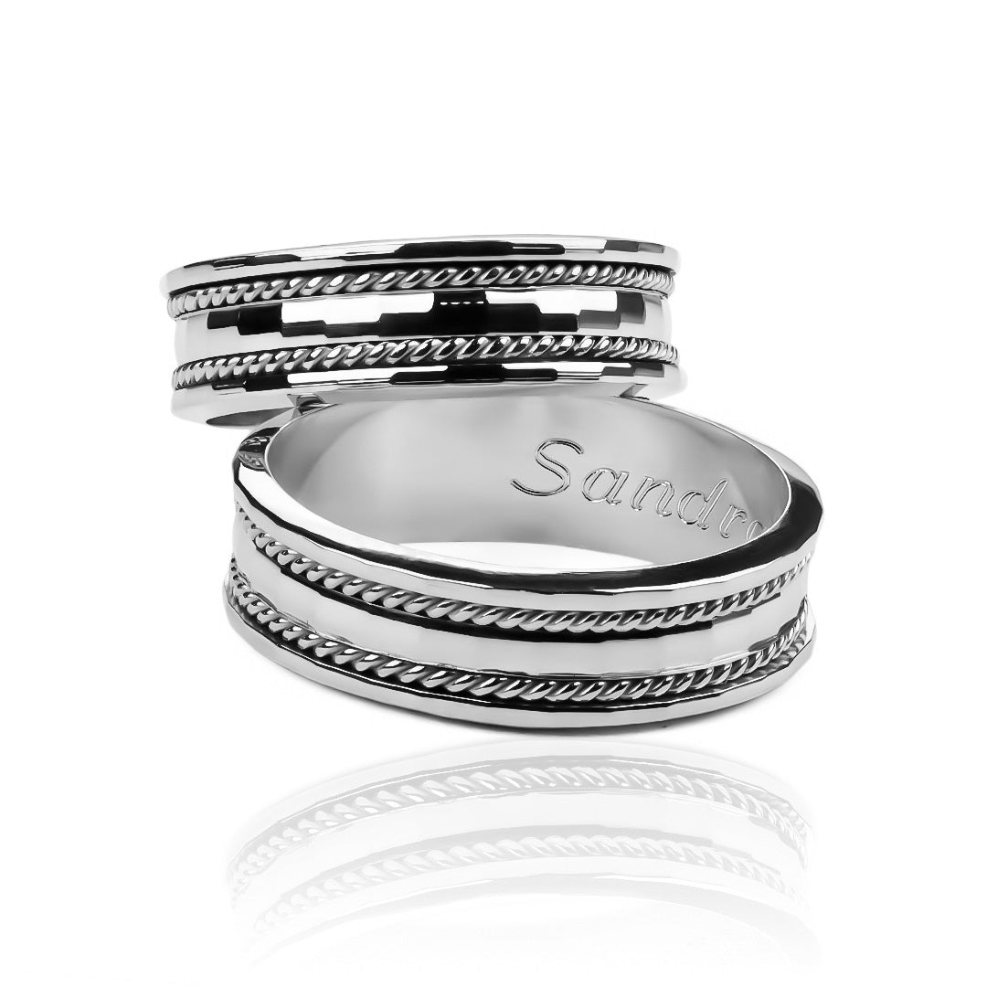 Argollas de matrimonio Lazo Convexos, fabricados en oro 18k de Joyería Caracas, cada anillo viene con un certificado de calidad que garantiza su autenticidad y durabilidad para toda la vida.