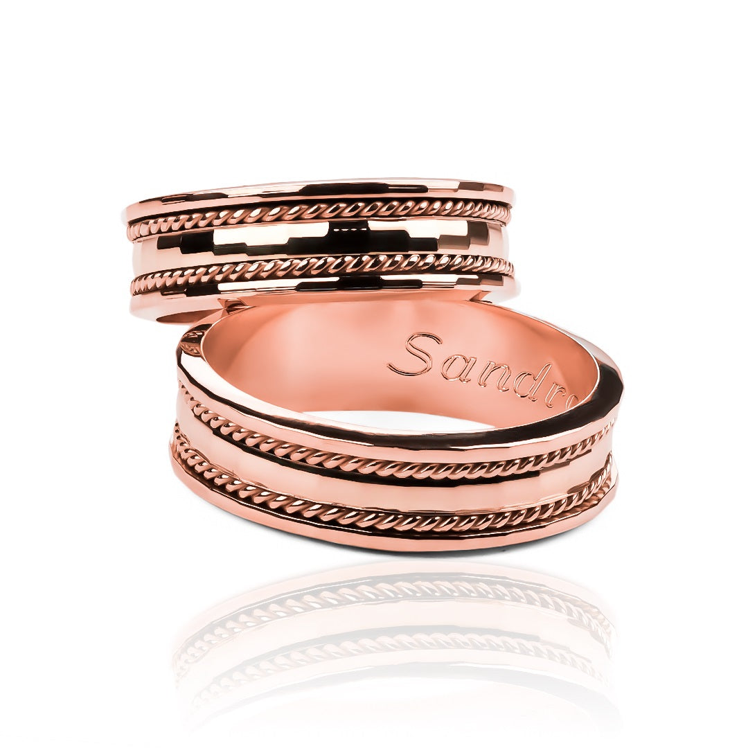 Argollas de matrimonio Lazo Convexos, fabricados en oro 18k de Joyería Caracas, cada anillo viene con un certificado de calidad que garantiza su autenticidad y durabilidad para toda la vida.