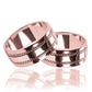 Argollas de matrimonio lazos de amor plane, elaboradas en oro 18k de Joyería Caracas, cada una cuenta con certificado de calidad y garantía de por vida.