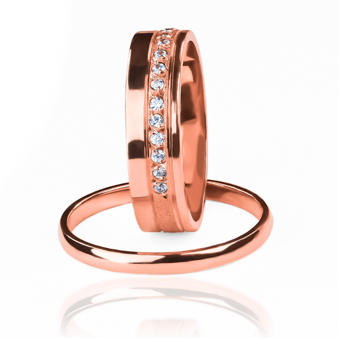 Argollas de matrimonio Little Warrior I, fabricados en oro 18k de Joyería Caracas, viene con un certificado de autenticidad y garantía.