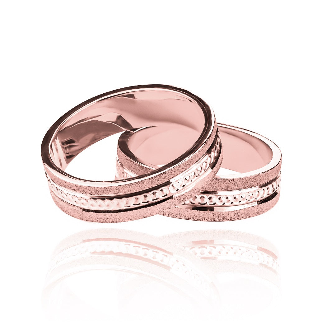 Argollas de matrimonio Love Point Tres Oros, elaboradas en oro 18k de Joyería Caracas, cuentan con certificado de calidad y garantía de por vida.