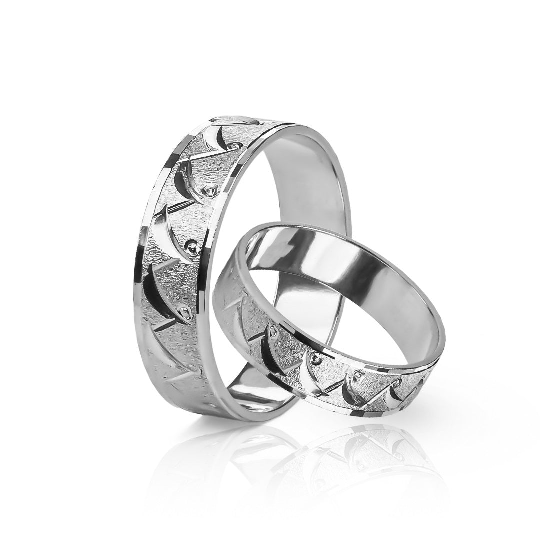 Argollas de matrimonio Marine, elaboradas en oro 18k por Joyería Caracas, cuentan con un certificado de calidad y garantía para asegurar su autenticidad.
