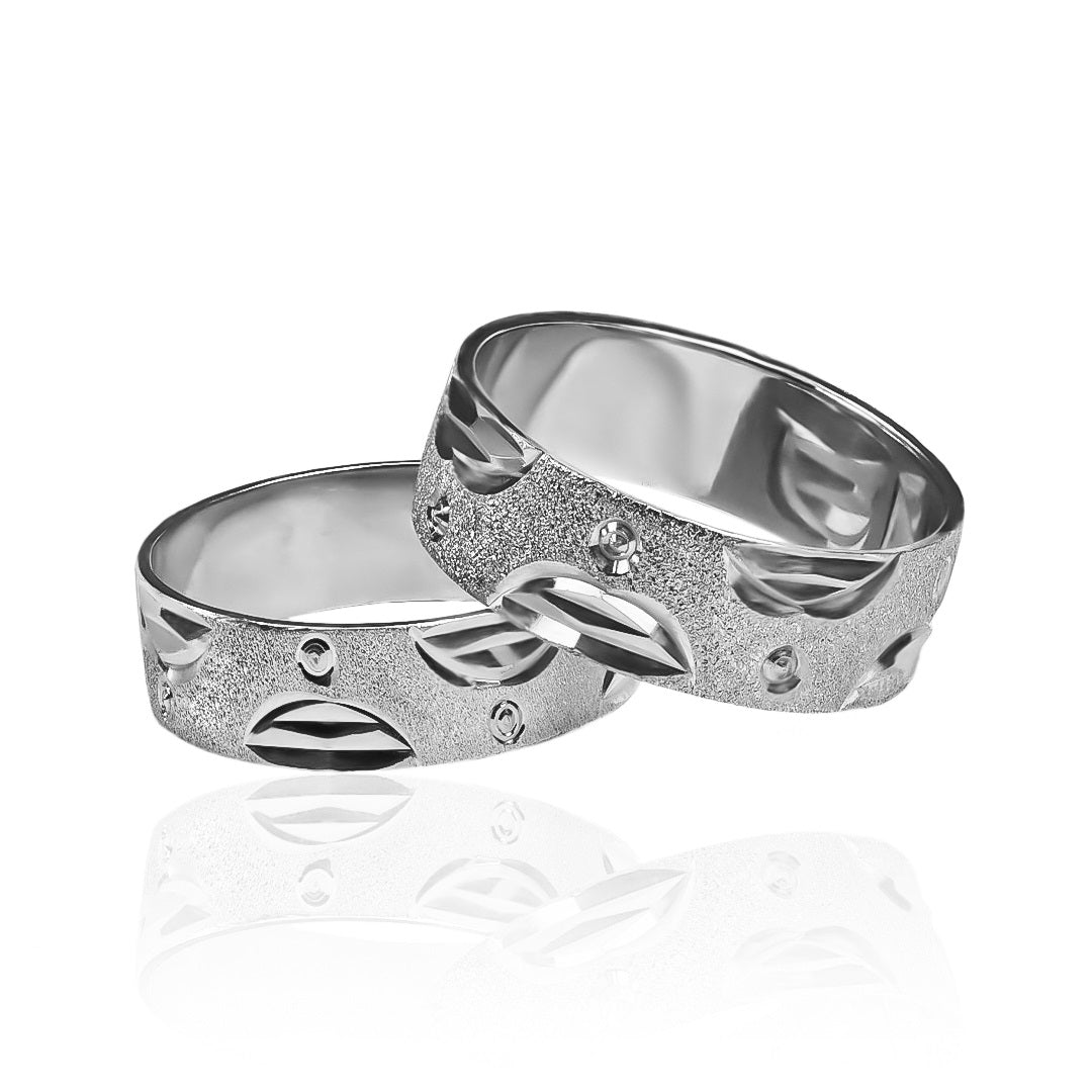 Argollas de matrimonio Mountain, elaboradas en oro 18k por Joyería Caracas, cuentan con certificado de calidad y garantía de por vida.