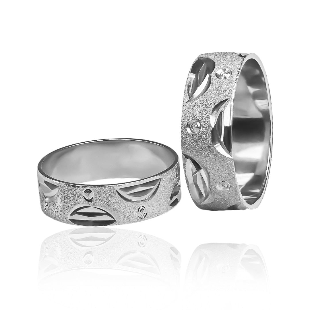 Argollas de matrimonio Mountain, elaboradas en oro 18k por Joyería Caracas, cuentan con certificado de calidad y garantía de por vida.