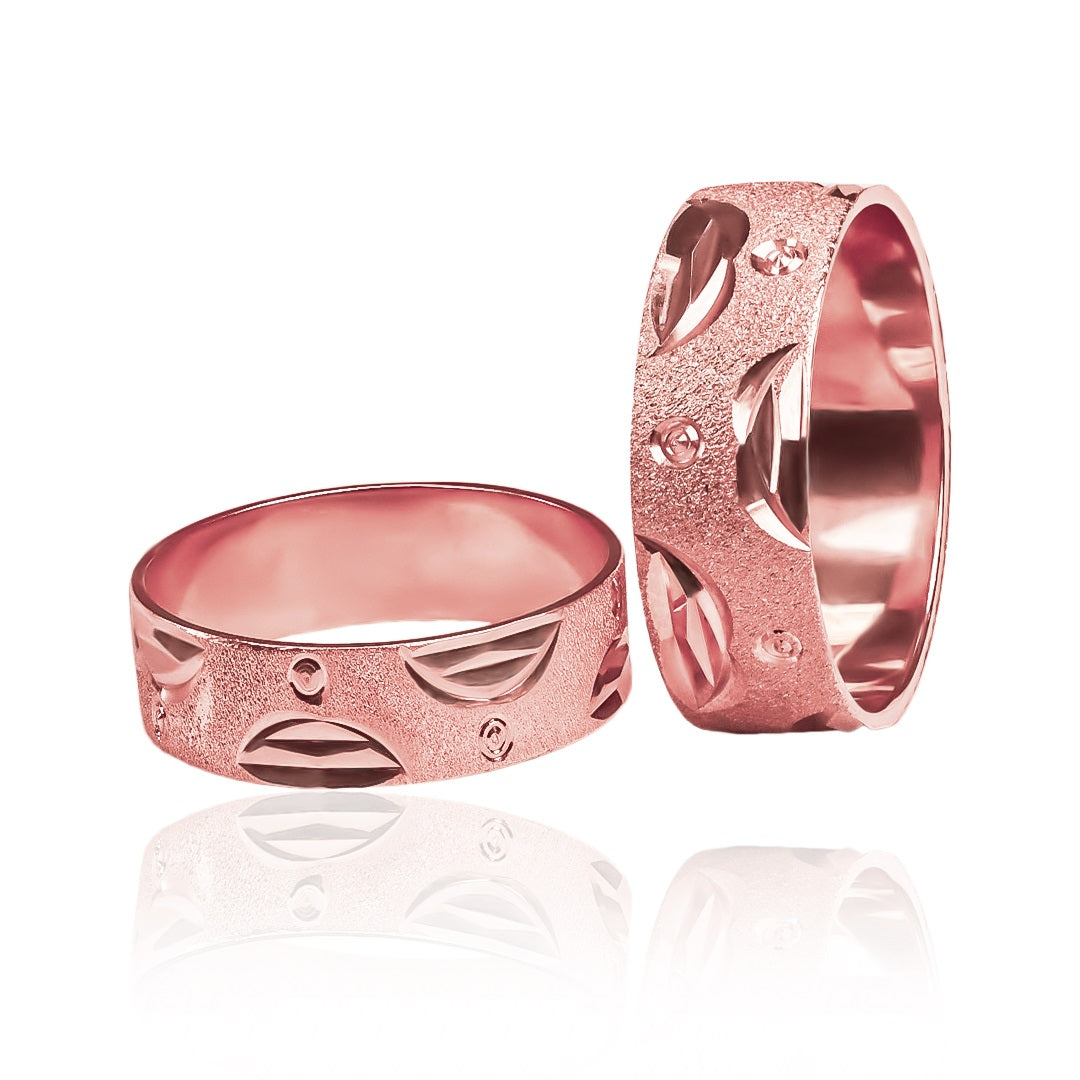 Argollas de matrimonio Mountain, elaboradas en oro 18k por Joyería Caracas, cuentan con certificado de calidad y garantía de por vida.