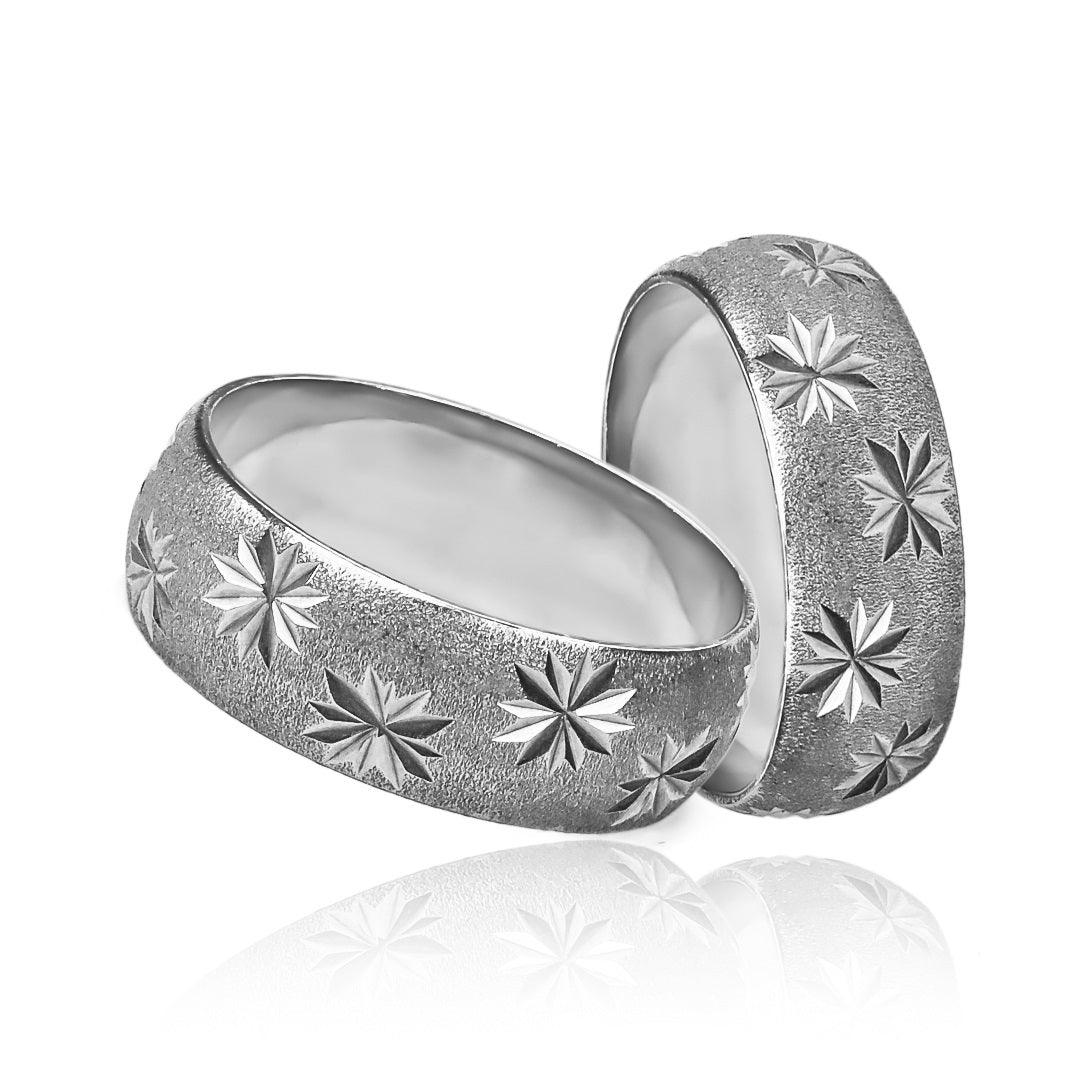 Argollas de matrimonio Noche Estrellada, fabricadas en oro 18 quilates, cuentan con certificado de calidad y garantía para toda la vida.
