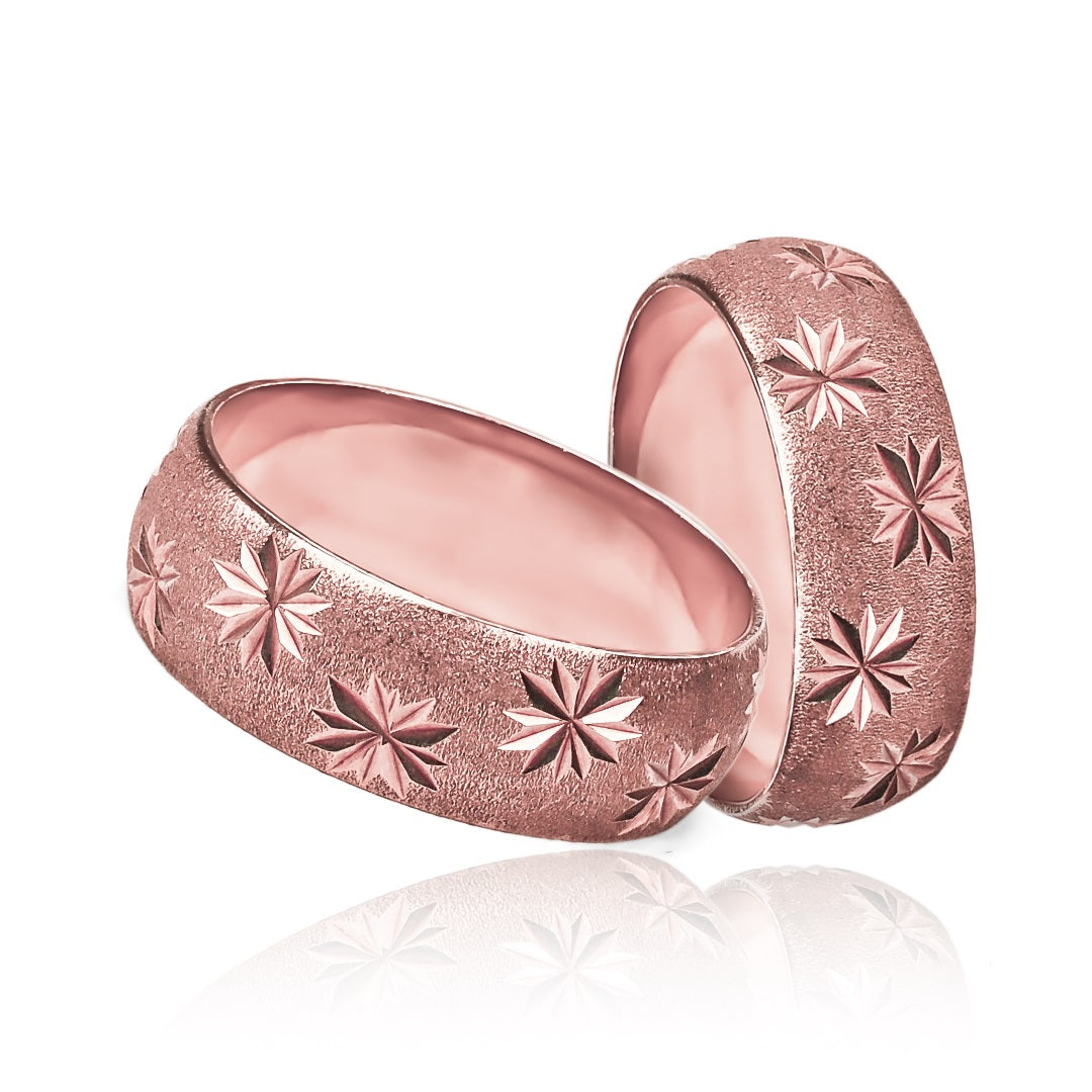 Argollas de matrimonio Noche Estrellada, fabricadas en oro 18 quilates, cuentan con certificado de calidad y garantía para toda la vida.