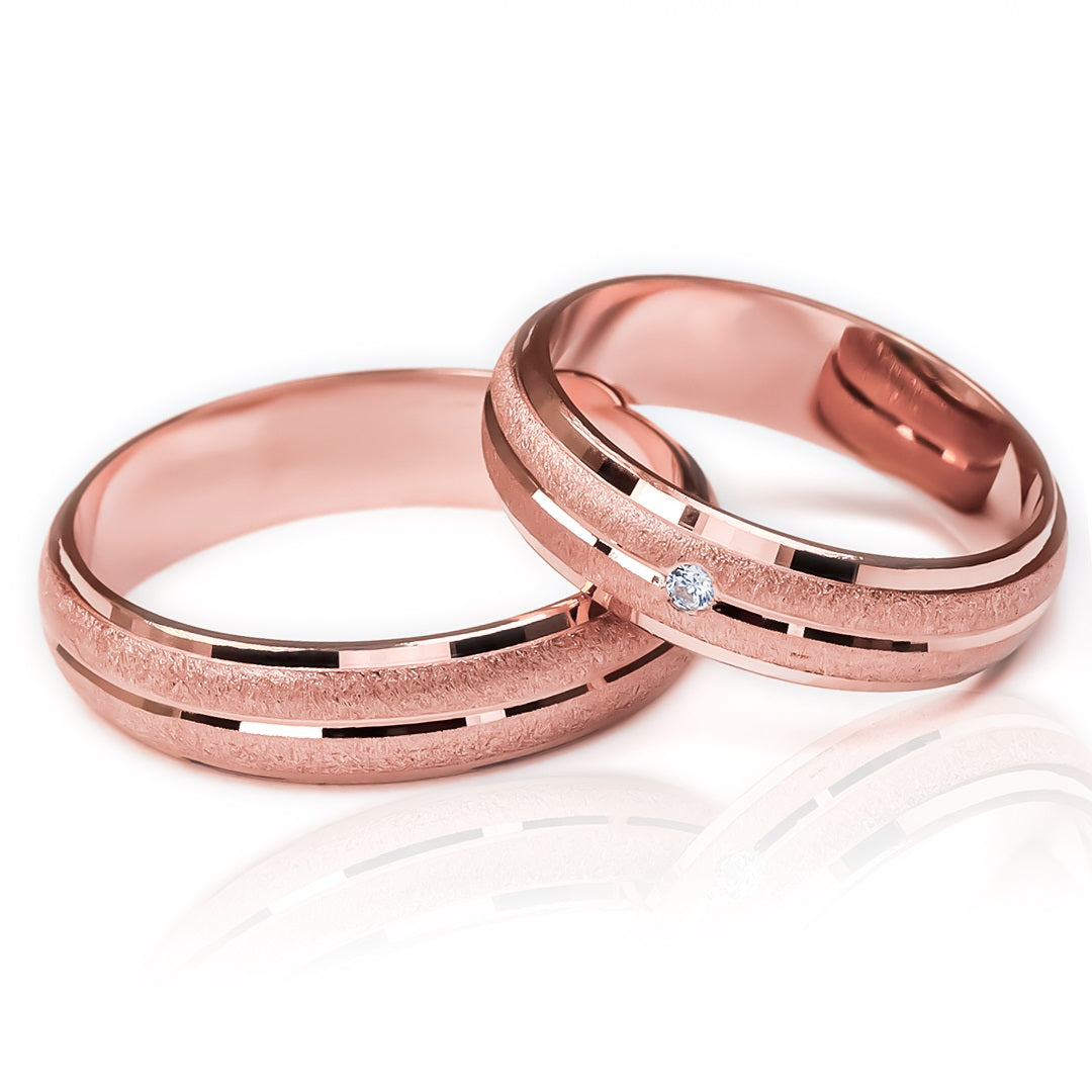 Argollas de matrimonio online love, fabricadas en oro 18k de Joyería Caracas, cuenta con certificado de calidad y garantía para toda la vida.