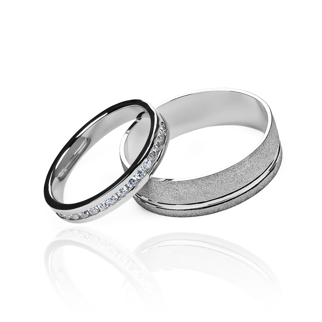 Argollas de matrimonio perfect sents II, fabricados en oro 18k de Joyería Caracas. Cada argolla viene con un certificado de calidad que garantiza su autenticidad para toda la vida.