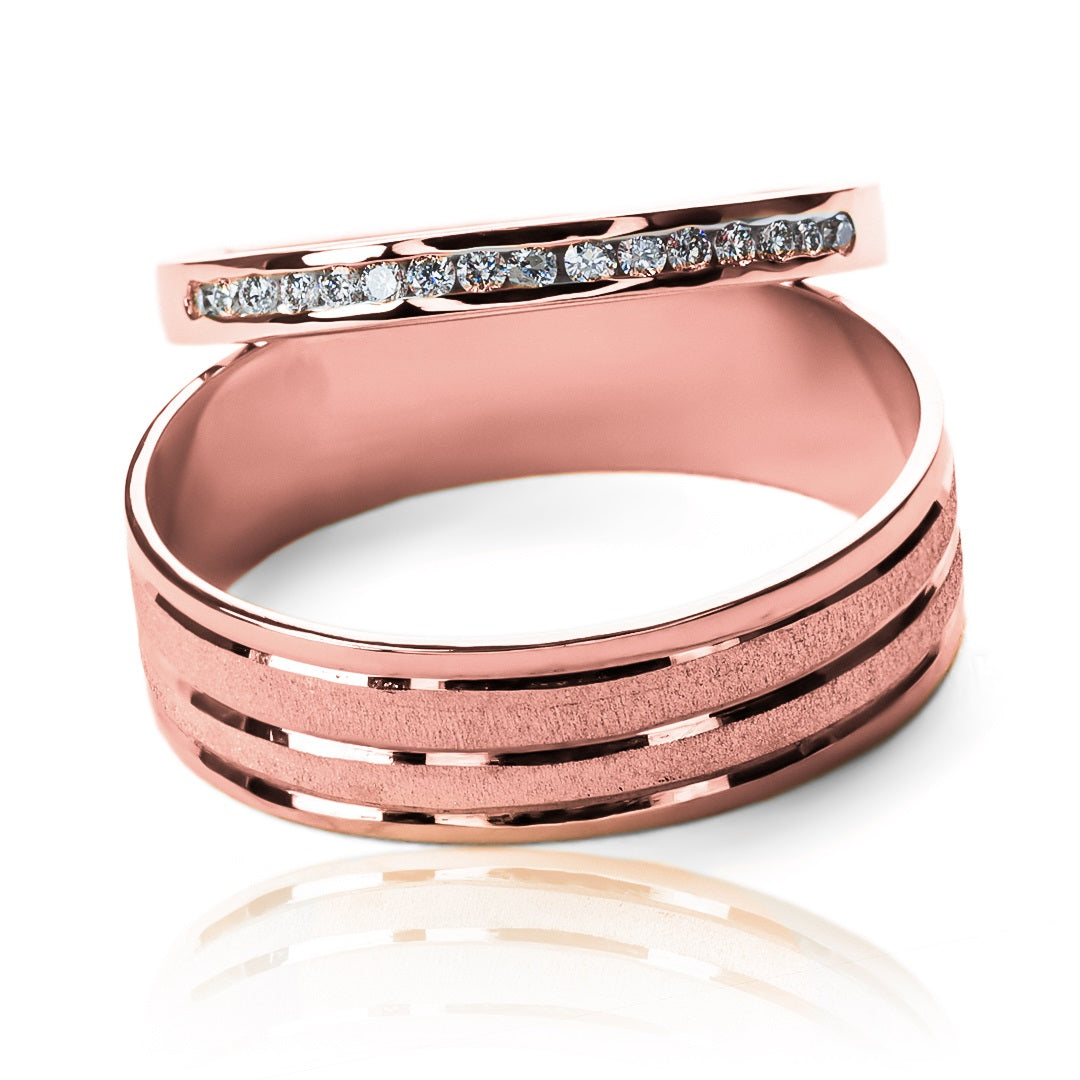 Argollas de matrimonio perfect sents fabricadas en oro de 18k de Joyería Caracas, cada una cuenta con certificado de calidad y garantía.