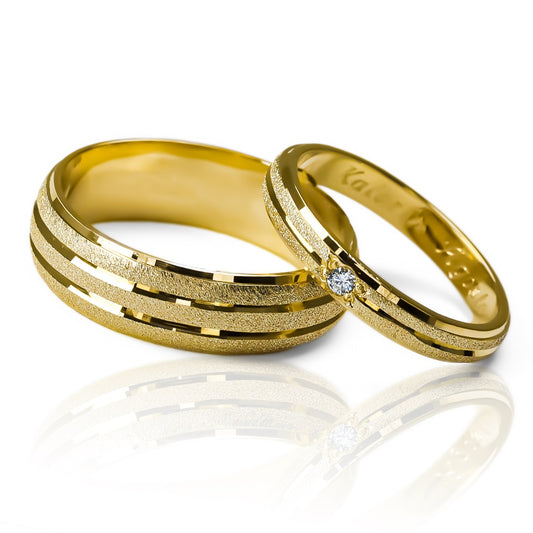 Argollas de matrimonio romantic twelve, fabricados en oro 18k de Joyería Caracas, vienen con un certificado de calidad y garantía.