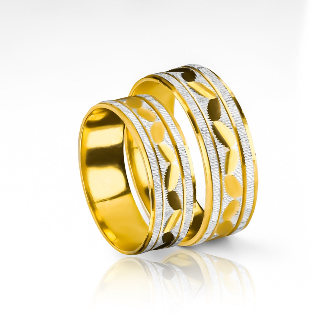 Argollas de matrimonio Snake Rodio, elaboradas en oro 18k por Joyería Caracas, cada argolla viene con un certificado de calidad y garantía para toda la vida.