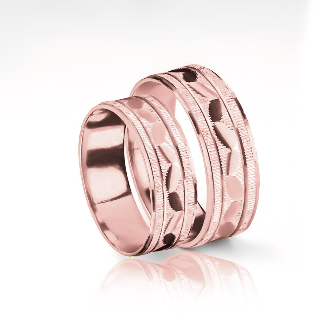 Argollas de matrimonio Snake Rodio, elaboradas en oro 18k por Joyería Caracas, cada argolla viene con un certificado de calidad y garantía para toda la vida.