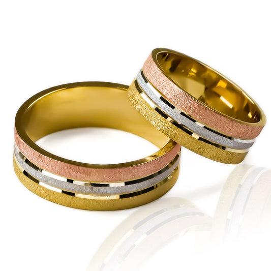 Argollas de matrimonio special line 3 oros, fabricadas en oro de 18 quilates de Joyería Caracas, cada una viene con un certificado de calidad y garantía de por vida.