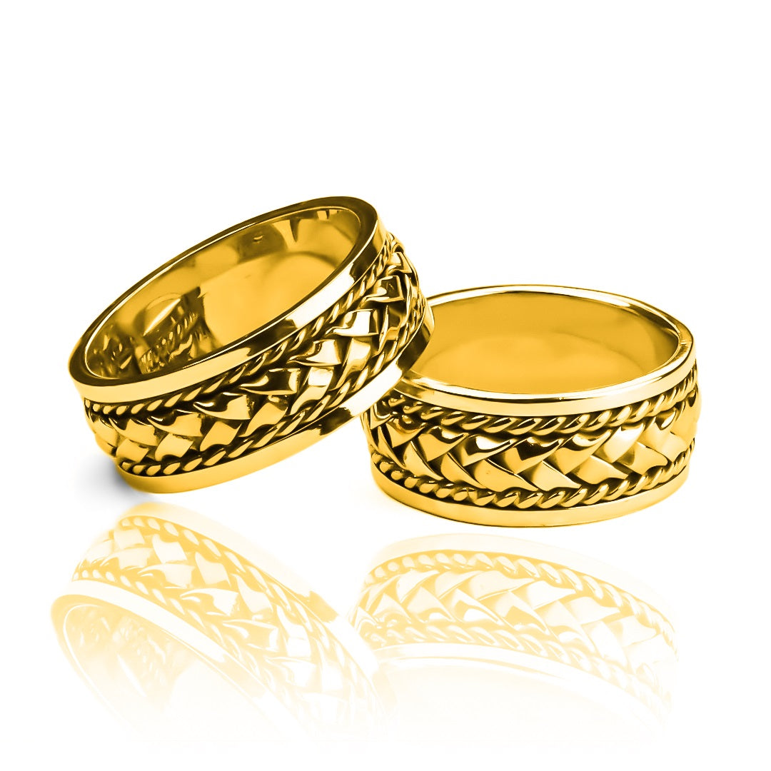 Argollas de matrimonio trenza clásica XL, elaboradas en oro 18k de Joyería Caracas, cuentan con certificado de calidad, lo que garantiza su autenticidad y durabilidad.