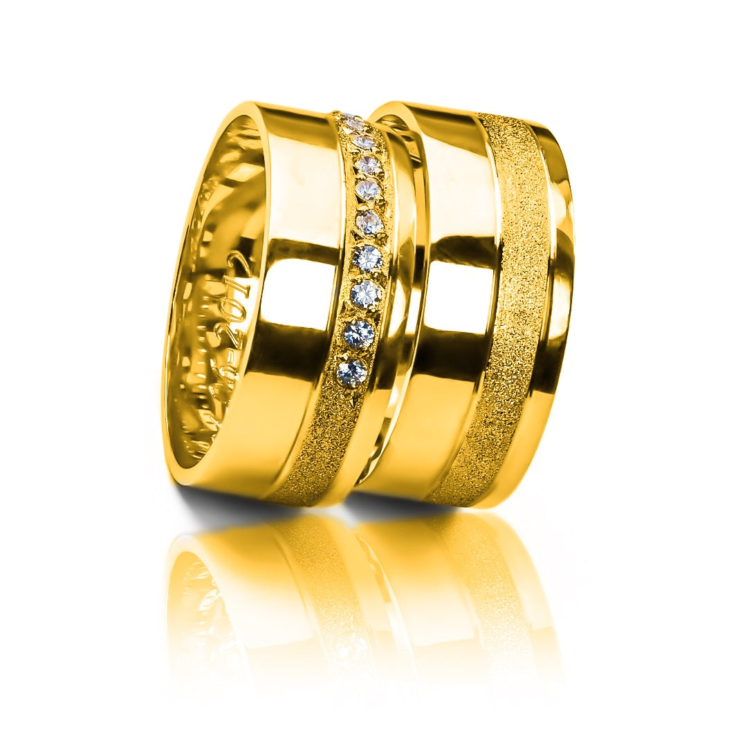 Argollas de matrimonio Warrior LOVE bicolor, fabricados en oro de 18k de Joyería Caracas, cuenta con certificado de calidad y garantía para toda la vida.