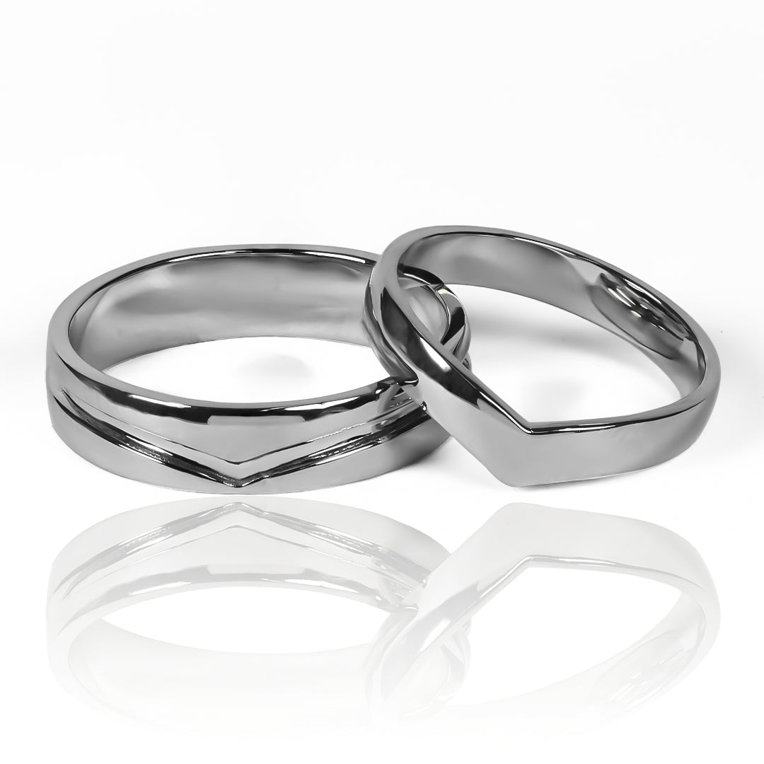 Argollas de matrimonio Wave on point fabricadas en oro 18k de Joyería Caracas, cuentan con certificado de calidad y garantía para toda la vida.