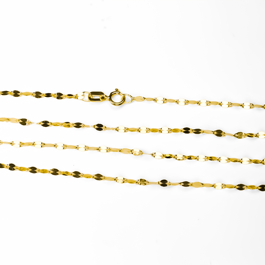 Cadena Bean Style M 45 es una cadena de oro de 18K de alta calidad de Joyería Caracas. Hecha a mano por expertos joyeros, esta cadena es ideal para lucir en cualquier ocasión.