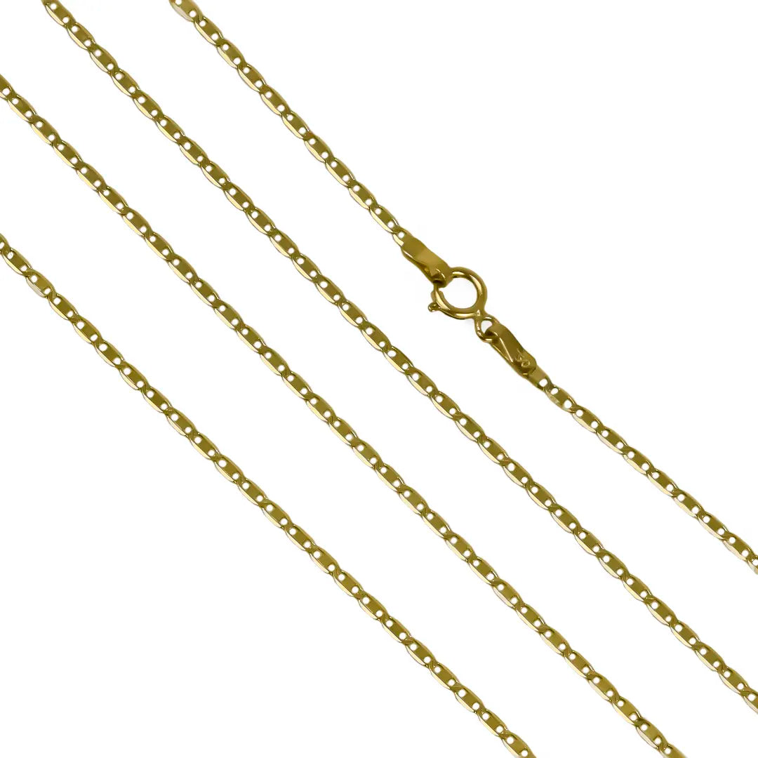 Cadena de escalera plana de espejo S 50 I de Joyería Caracas es una pieza de oro de 18k que brinda un aspecto elegante y sofisticado. Cuenta con garantía de por vida. 