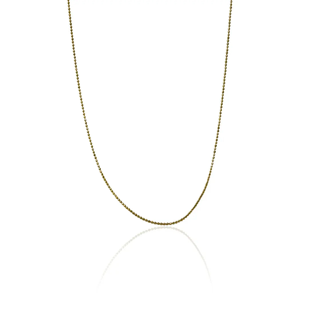 Cadena militar S50 de Joyería Caracas es una pieza excepcional de oro 18k con garantía de por vida. Elegante y exclusiva, esta cadena es una inversión en lujo y estilo que perdurará para siempre.