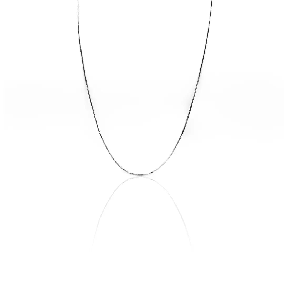 Cadena Venecia blanca de 40I. Fabricada con oro de 18 quilates y respaldada por nuestra garantía de por vida, hecho en Joyería Caracas. 