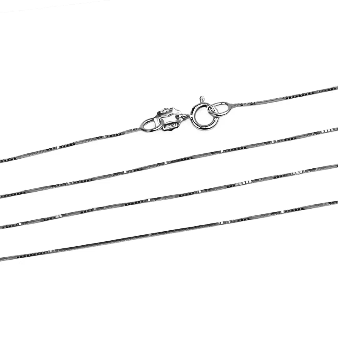 Cadena Venecia blanca de 40I. Fabricada con oro de 18 quilates y respaldada por nuestra garantía de por vida, hecho en Joyería Caracas. 