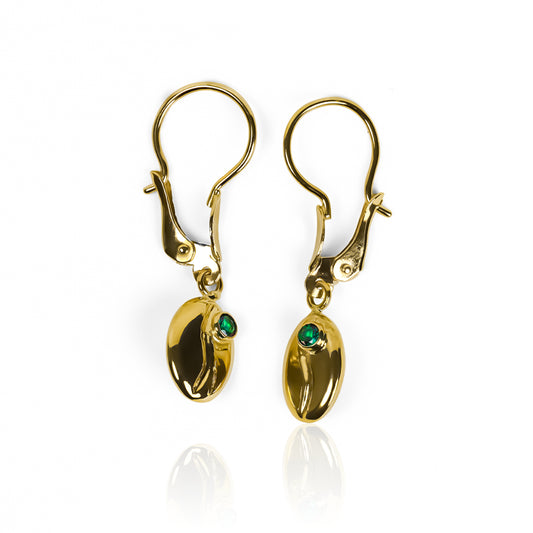 Aretes Grano de café elaborados en oro de 18k por Joyería Caracas, cuenta con una garantía para toda la vida.