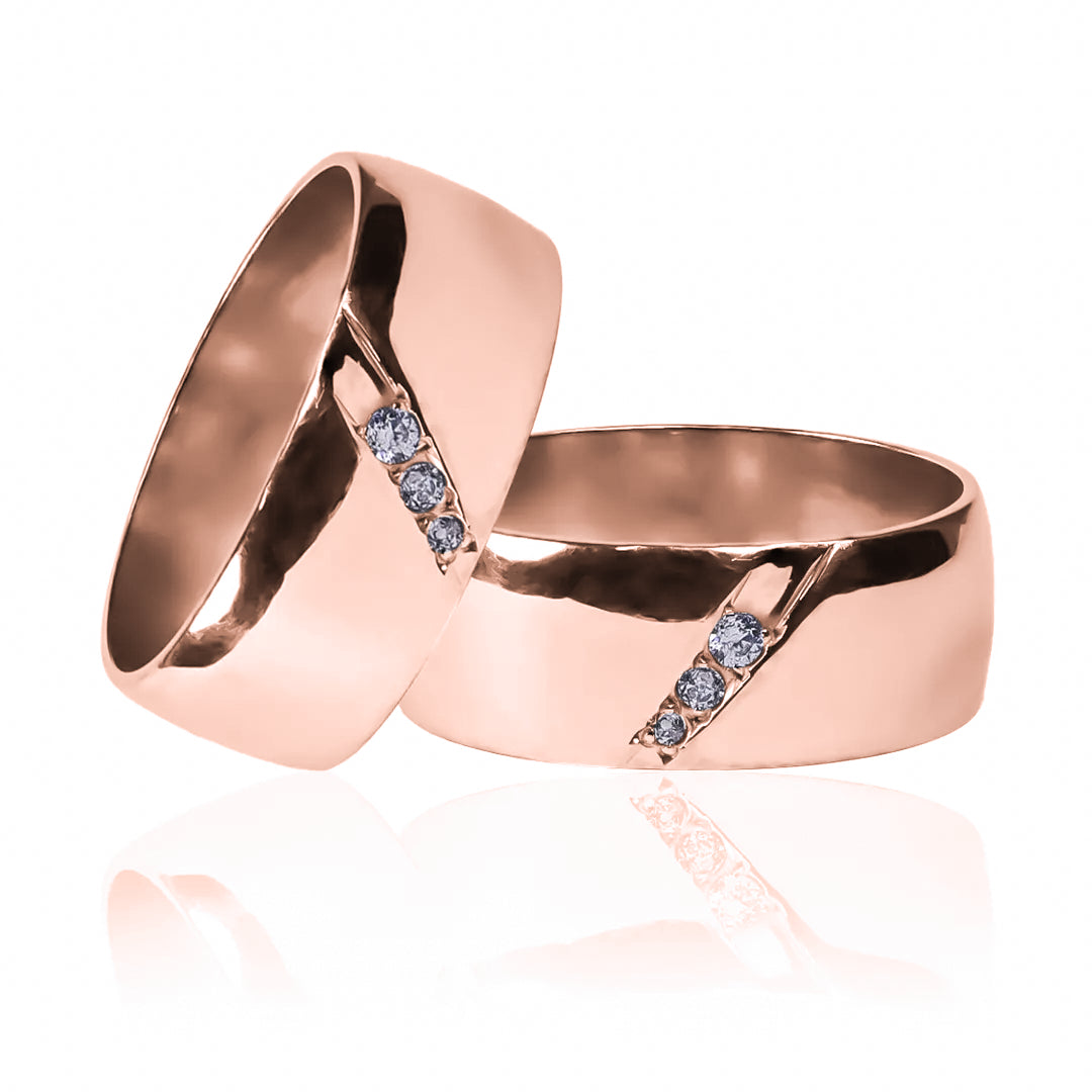 Argollas de matrimonio clásica canal, fabricadas en oro 18k de Joyería Caracas, cuentan con garantía de por vida.