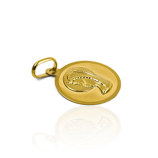 Dije Rostro virgen placa redonda I, elaborado en oro 18K por Joyería Caracas, cuenta con garantía de por vida.