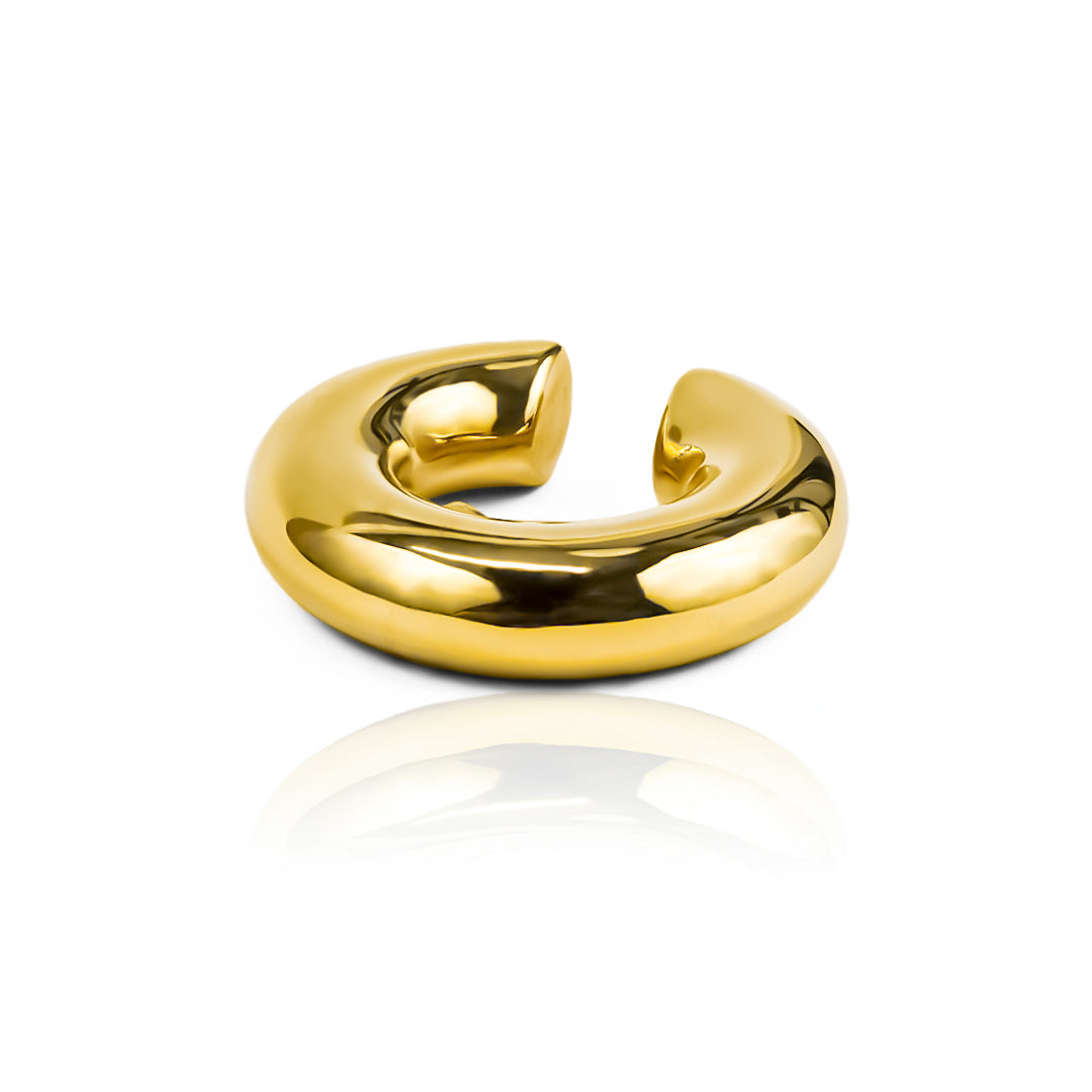 Earcuff Glove L, fabricado en oro 18k por Joyería Caracas, cuenta con certificado de calidad y garantía de por vida.
