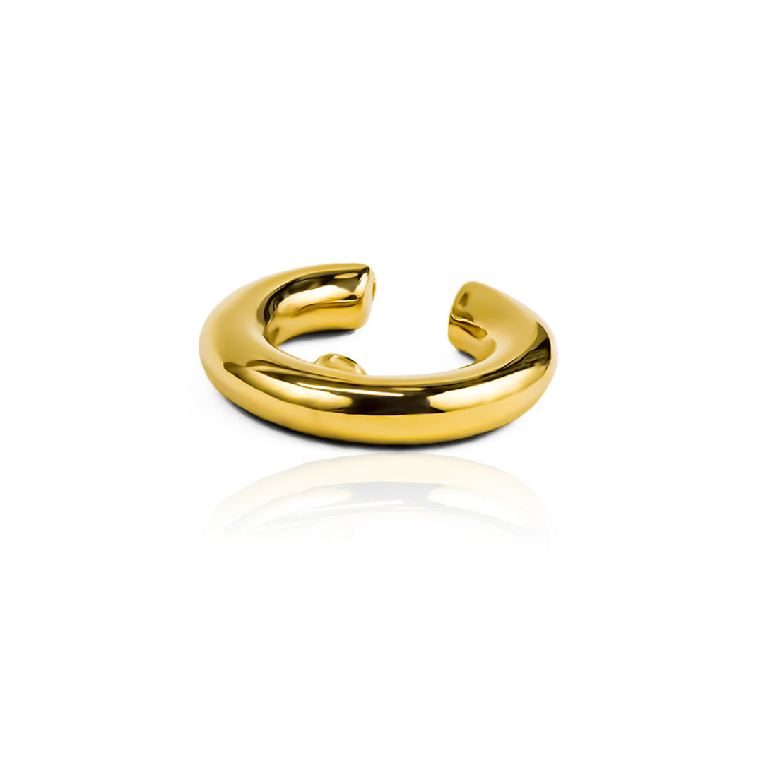 Earcuff Glove M, fabricado en oro 18K por Joyería Caracas, cuenta con certificado de calidad y garantía de por vida.