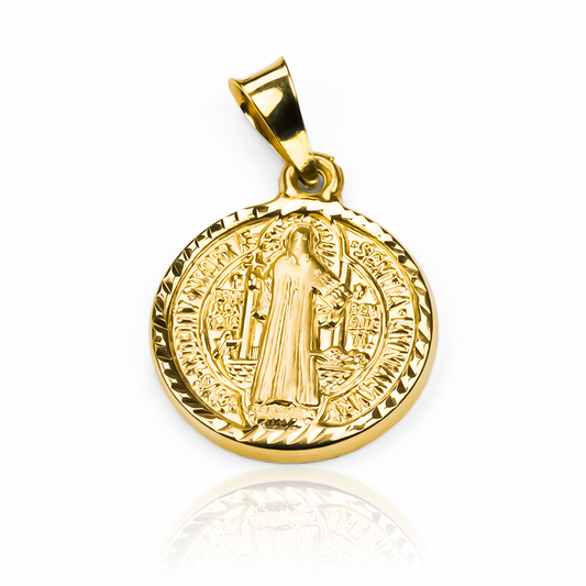 Dije San Benito diamantado MI. Confeccionado en oro de 18K por los expertos de Joyería Caracas, cuenta con garantía de por vida. 