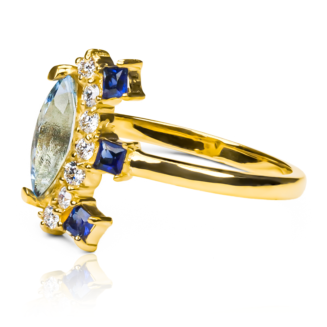 Anillo Marquez, hecho de oro 18k con certificado de calidad y garantía de por vida, esta Joyería Caracas es una elección sofisticada y exclusiva para un momento tan especial. 
