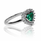 Anillo Emerald Heart ring, hecho de oro 18k con certificado de calidad y garantía de por vida, esta Joyería Caracas es una elección sofisticada y exclusiva para un momento tan especial.