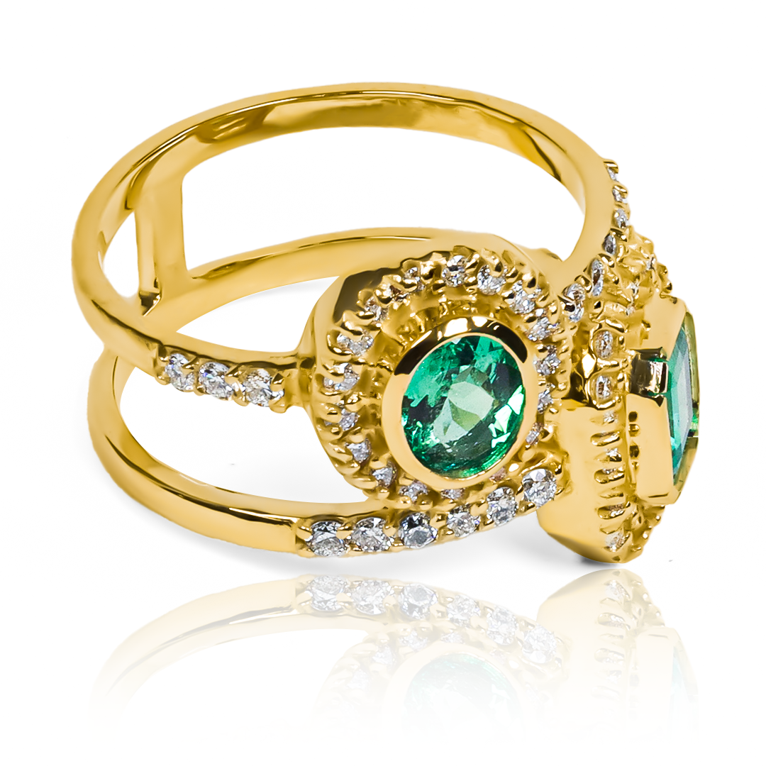 Anillo Queen's Sapphire, hecho de oro 18k con certificado de calidad y garantía de por vida, esta Joyería Caracas es una elección sofisticada y exclusiva para un momento tan especial. 