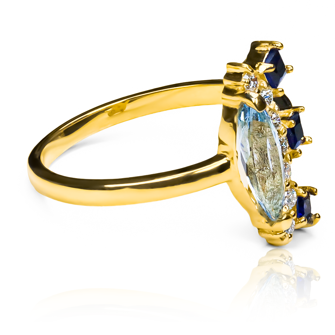 Anillo Marquez, hecho de oro 18k con certificado de calidad y garantía de por vida, esta Joyería Caracas es una elección sofisticada y exclusiva para un momento tan especial. 