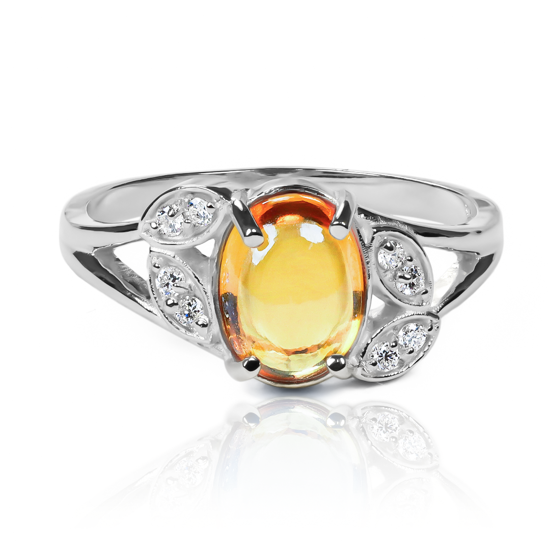 Anillo Citrine Garden, hecho de oro 18k con certificado de calidad y garantía de por vida, esta Joyería Caracas es una elección sofisticada y exclusiva para un momento tan especial.