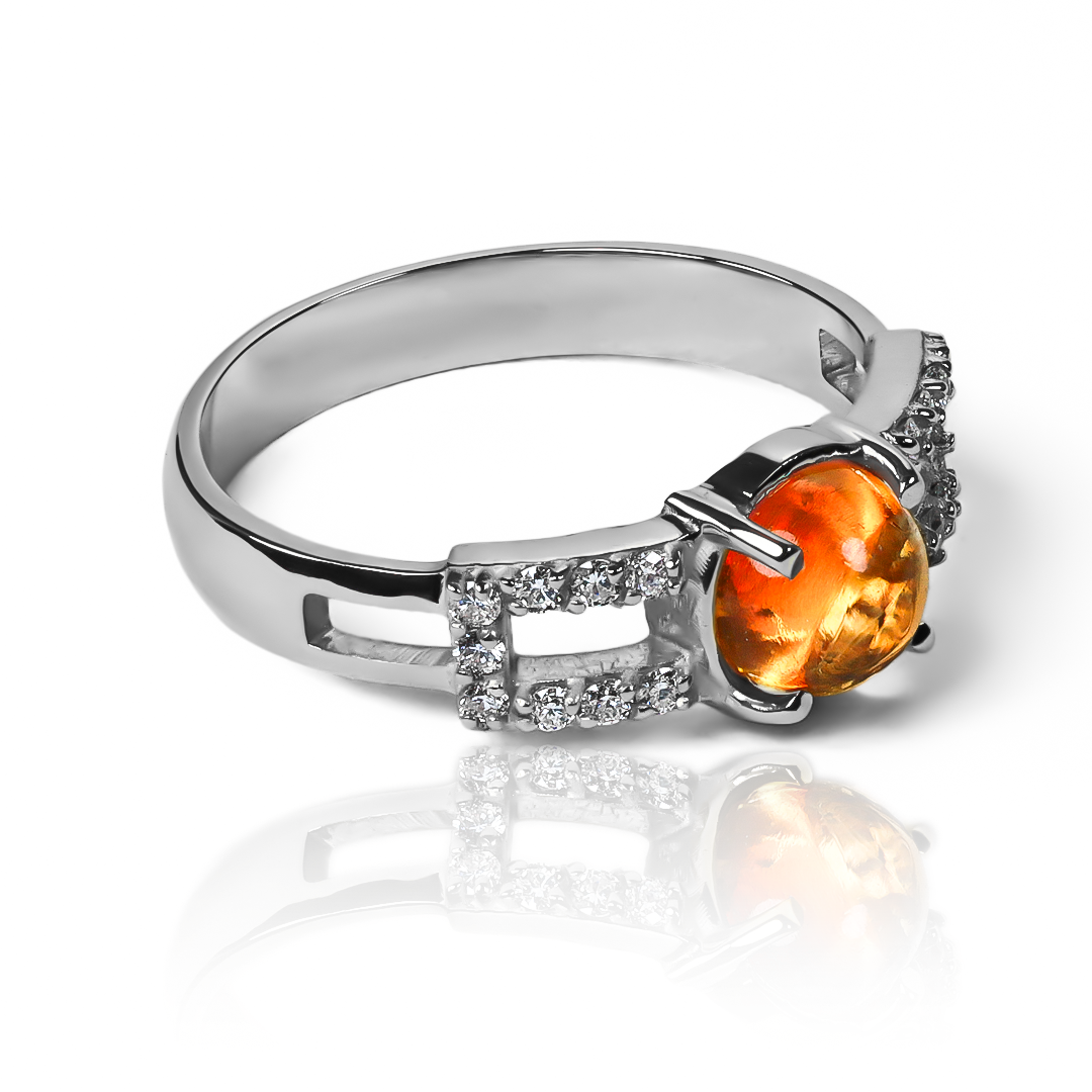 Anillo Citrine Deluxe, hecho de oro 18k con certificado de calidad y garantía de por vida, esta Joyería Caracas es una elección sofisticada y exclusiva para un momento tan especial.